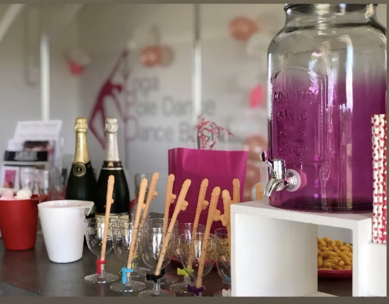 EVJF - buffet avec champagne et cocktails